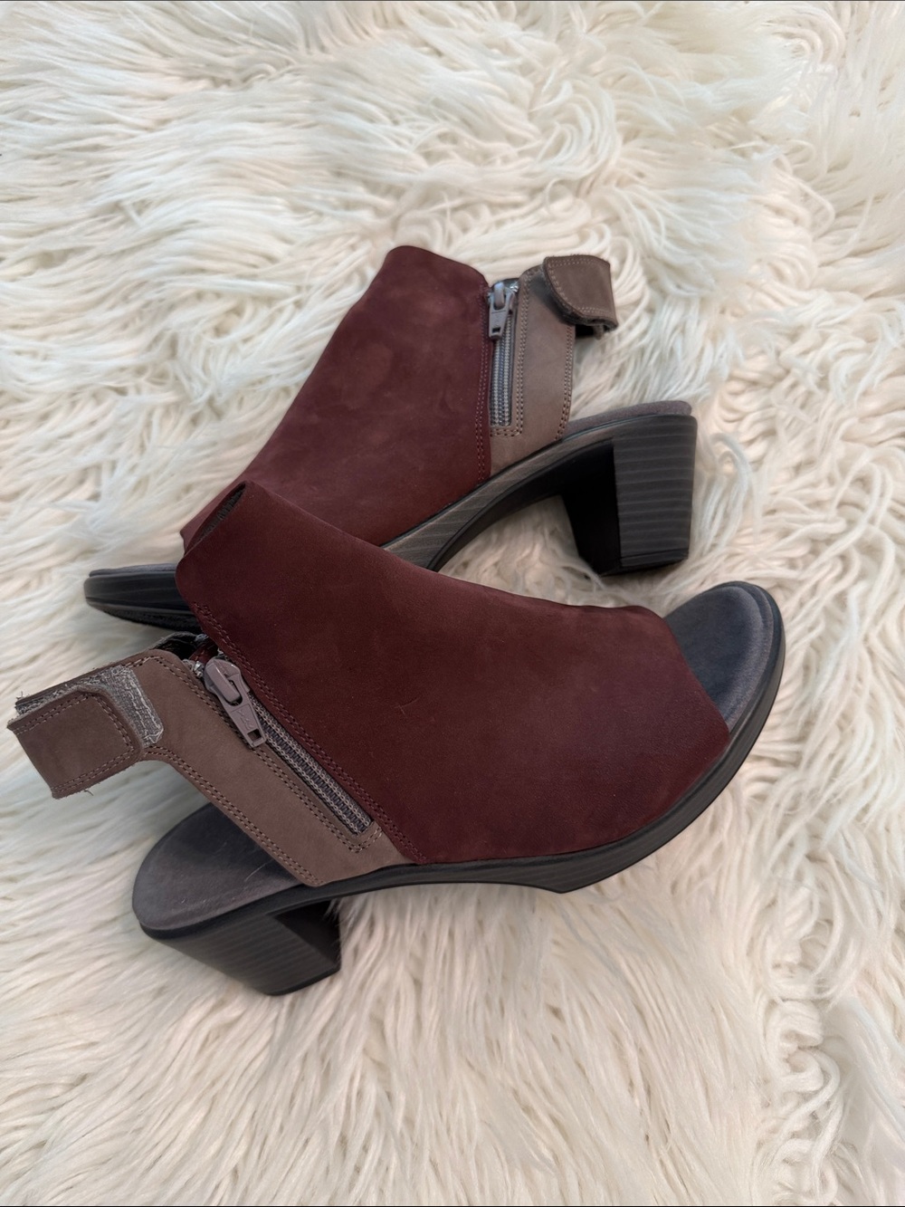 Naot Burgundy Suede Open‑Back Heeled Boots with Brown Accents size 7 excell/cond